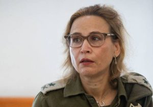 Filistinli esire cinsel saldırı görüntülerini basına sızdırdığı gerekçesiyle ev hapsi verilmişti; intihar şüphesiyle hastaneye kaldırıldı