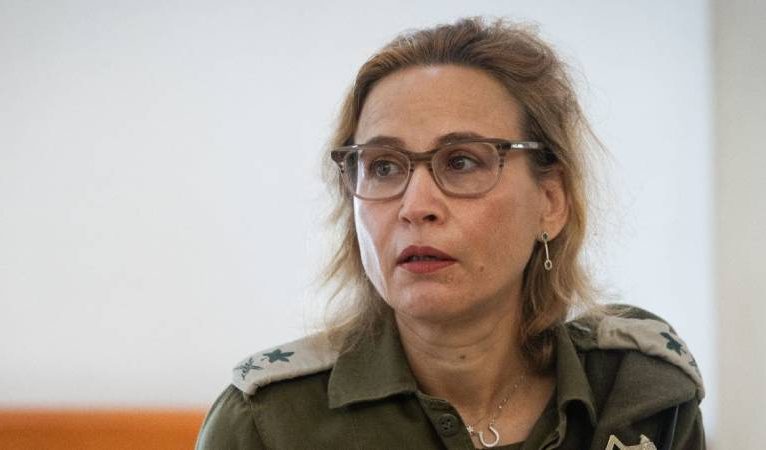 Filistinli esire cinsel saldırı görüntülerini basına sızdırdığı gerekçesiyle ev hapsi verilmişti; intihar şüphesiyle hastaneye kaldırıldı