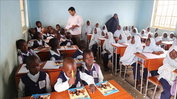 Nijerya ana dilde eğitimi iptal etti: İngilizce dönemine geçiliyor