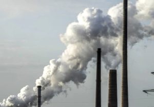 Fosil yakıt endüstrisi 2 milyar insanın sağlığını doğrudan riske atıyor