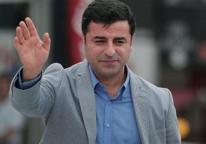 Demirtaş’tan Arınç’a: “İyi niyetle dahi olsa hiç kimsenin benim adıma konuşma yetkisi yoktur“