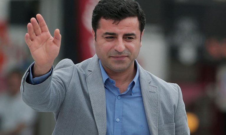 Demirtaş’tan Arınç’a: “İyi niyetle dahi olsa hiç kimsenin benim adıma konuşma yetkisi yoktur“