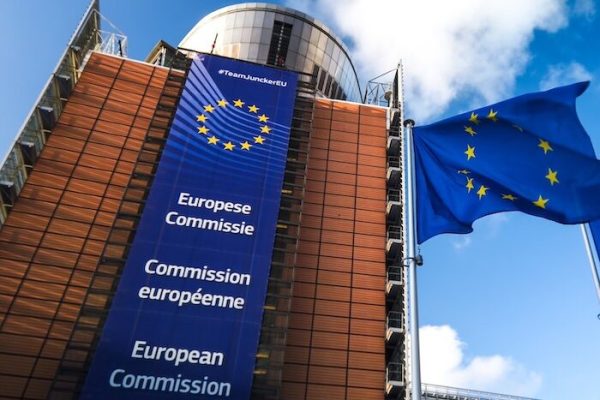 AB; Kıbrıs, Yunanistan, İspanya ve İtalya’daki sığınmacıları diğer ülkelere yerleştirecek