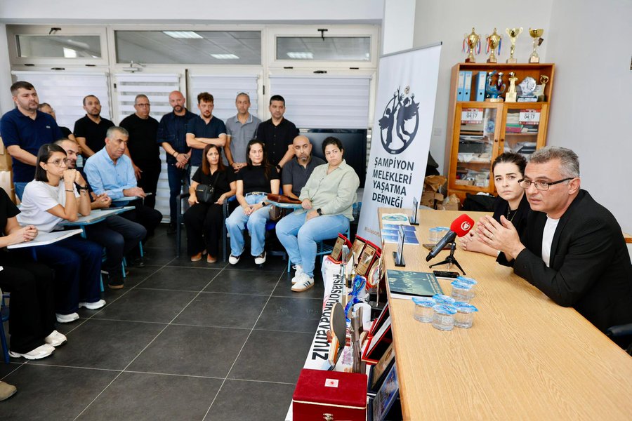 Erhürman’dan Şampiyon Meleklerin ailelerine güçlü destek: “Olmam gereken her yerde olmaya hazırım”