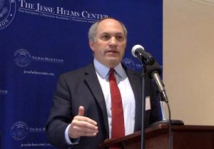 ABD’li analistten AB’ye çağrı: “Kuzey’e giden Türk askeri ve turiste giriş yasağı”