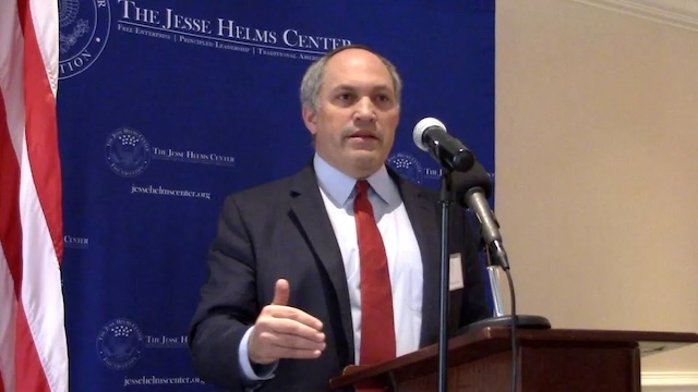 ABD’li analistten AB’ye çağrı: “Kuzey’e giden Türk askeri ve turiste giriş yasağı”