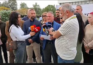 Gazeteciler PGM önünde: “Hiçbir tehdit özgür basını teslim alamaz”