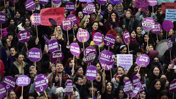 GERİCİLİĞE GEÇİT YOK! ÖZGÜRLÜĞÜMÜZE SAHİP ÇIKIYORUZ!