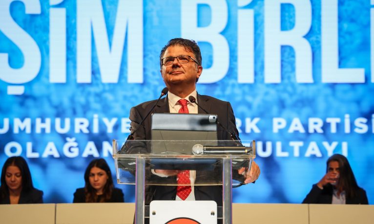 CTP 30. Olağanüstü Kurultayında ilk konuşmayı Asım Akansoy yaptı: “Bu düzen çürüdü; hedef tek başına iktidar!”