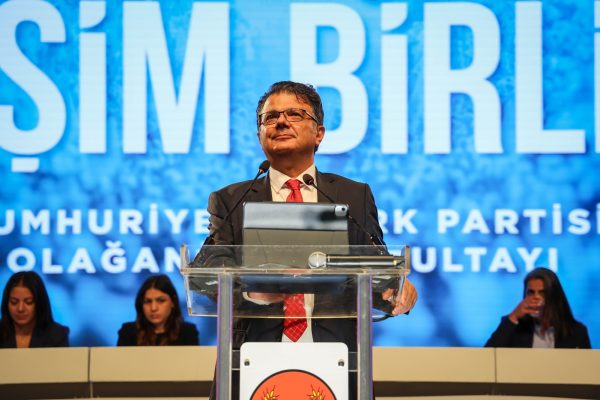 CTP 30. Olağanüstü Kurultayında ilk konuşmayı Asım Akansoy yaptı: “Bu düzen çürüdü; hedef tek başına iktidar!”