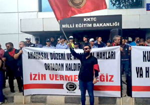Bu öğretmen boyun eğmez!