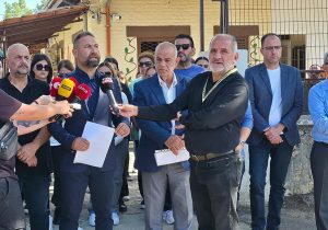 Maviş: “Çocukları barakaya, eğitimi belirsizliğe mahkum edemezsiniz”