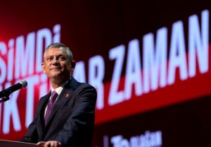 Özgür Özel, parti tarihinde en yüksek oyu alarak Genel Başkan seçildi