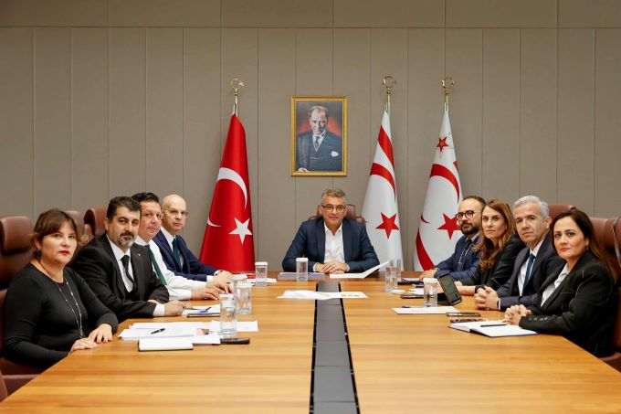 Erhürman, hellim tescili ve güneş enerjisi projesindeki aksaklıkları masaya yatırdı