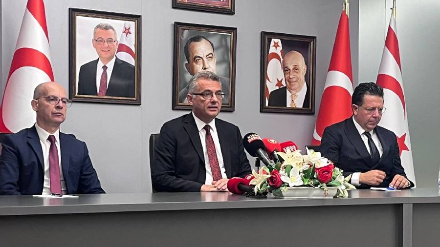 Erhürman adaya döndü