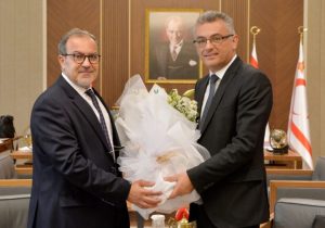 Cumhurbaşkanı, Kemal Saraçoğlu Vakfı heyetini kabul etti