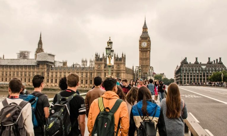 İngiltere’de öğrenci vizeleriyle iltica talepleri rekor kırdı: Öğrenciler mercek altında