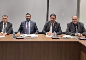 Askerlikte değişiklik öngören yasa tasarısı Meclis komitesinden geçti