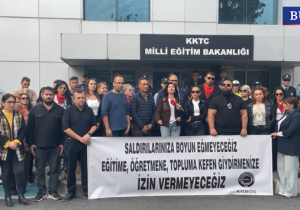KTOEÖS, disiplin soruşturmalarına karşı Eğitim Bakanlığı önünde eylem yaptı