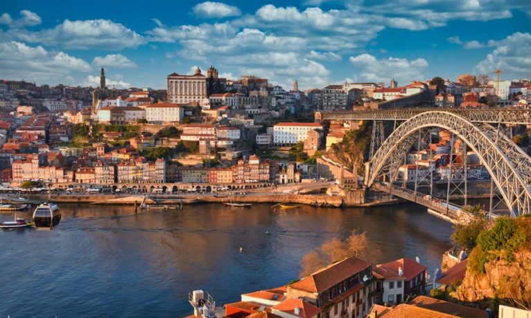 Aylık 43 bin TL geliri olan Türk vatandaşlarına AB oturumu