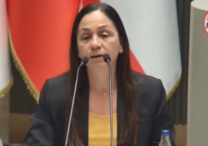 Çolakoğlu: “Okullar toplama kampına döndü, öğretmenler mucize yaratıyor”