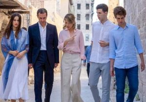 The Guardian, Esad ailesinin Moskova’daki sürgün hayatını yazdı: Devrik lider yeniden tıp eğitimine başladı, Esma Esad iyileşti