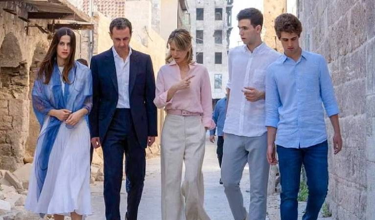 The Guardian, Esad ailesinin Moskova’daki sürgün hayatını yazdı: Devrik lider yeniden tıp eğitimine başladı, Esma Esad iyileşti