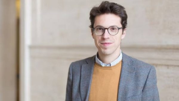 Akademi dünyasını sarsan cinayet: MIT Profesörü evinde ölü bulundu