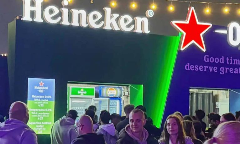 Suudi Arabistan’ın tek alkol mağazasına erişim genişletildi