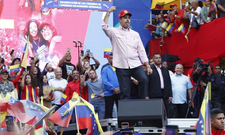 Maduro, dans ederek ABD’ye ‘barış’ çağrısında bulundu