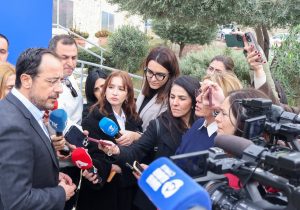 Hristodulidis’ten Kıbrıslı Türklere açık mesaj: GELİN, YENİDEN KONUŞALIM