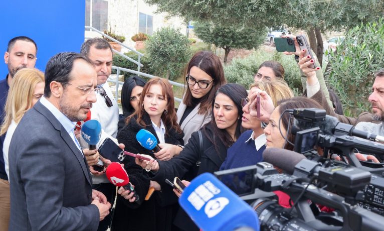 Hristodulidis’ten Kıbrıslı Türklere açık mesaj: GELİN, YENİDEN KONUŞALIM