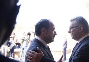 İki toplumun müzakerecileri, Perşembe günkü üçlü görüşme öncesi yeniden bir araya geliyor