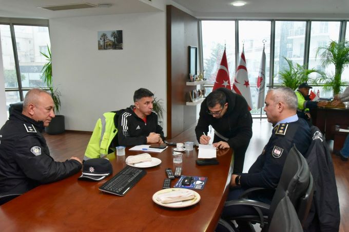 Amcaoğlu: “Ciddi bir felaketle karşı karşıyayız… Zorunlu olmadıkça evlerden çıkılmasın”