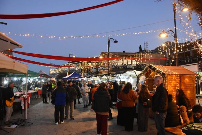 Bellapais’te Yeni Yıl Pazarı yoğun ilgiyle başladı