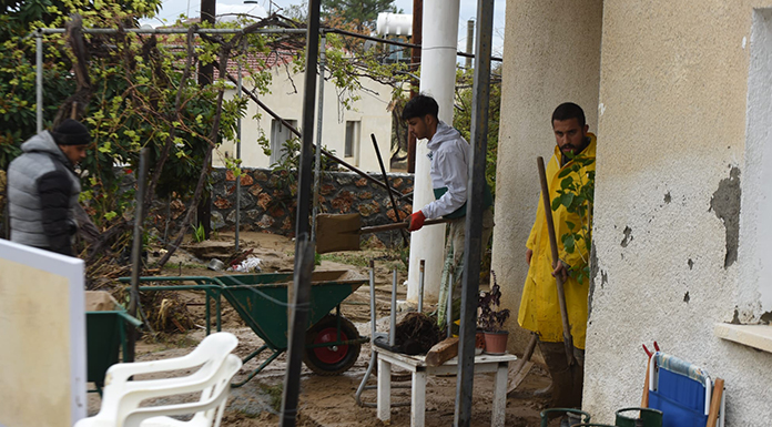 Şiddetli yağışların vurduğu Dikmen, Akçiçek, Alemdağ ve Kozanköy’de yaralar sarılıyor
