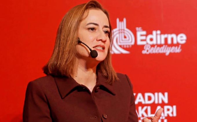 Doğuş Derya, Edirne’de “Cumhuriyet ve Kadın Hakları” panelinde konuştu