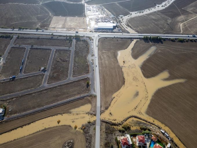 Mağusa’da dere yataklarından gelen sular için uyarı yapıldı