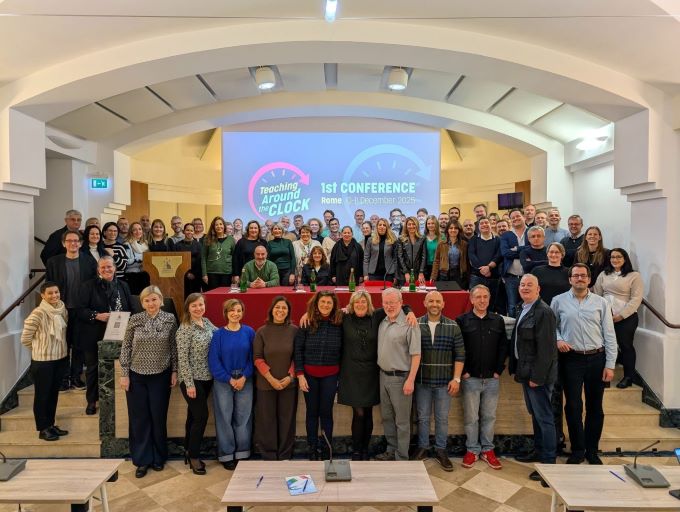 Avrupa’da öğretmenler sözleşmelerin çok ötesinde çalışıyor: Gizli iş yükü eğitimi tehdit ediyor