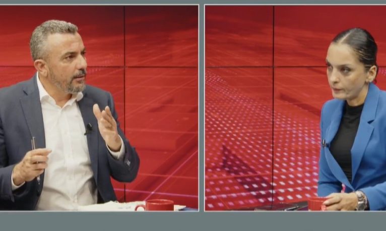 Serdaroğlu’ndan Arhun’a yanıt: “Avrupa’yı bırak, bu memlekette bir ay geçinmeyi dene”