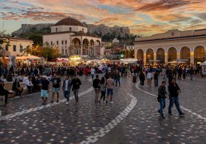 Yunan basını sordu: Bu kadar çok Türk, Atina’da ne yapıyor?