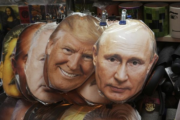 Trump Rus ruleti̇ oynuyor, Kıbrıs bekli̇yor