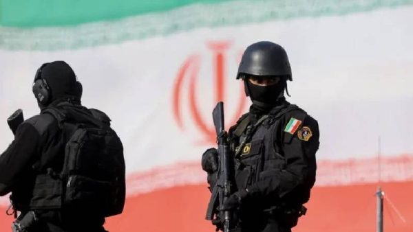 BBC editörü Bowen: “Otoriter rejimler önce yavaş yavaş sonra aniden ölür ancak İran henüz o noktada değil”