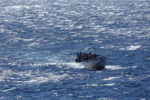 Akdeniz açıklarında mülteci botu battı: 50 kişi yaşamını yitirdi