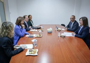 CTP Genel Başkanı İncirli, Holguin ile görüştü