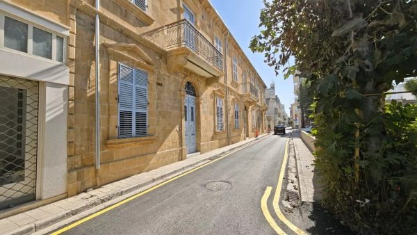 Emlak tartışmasında rakamlar konuştu: “Kıbrıs satılıyor” iddiası abartılı çıktı