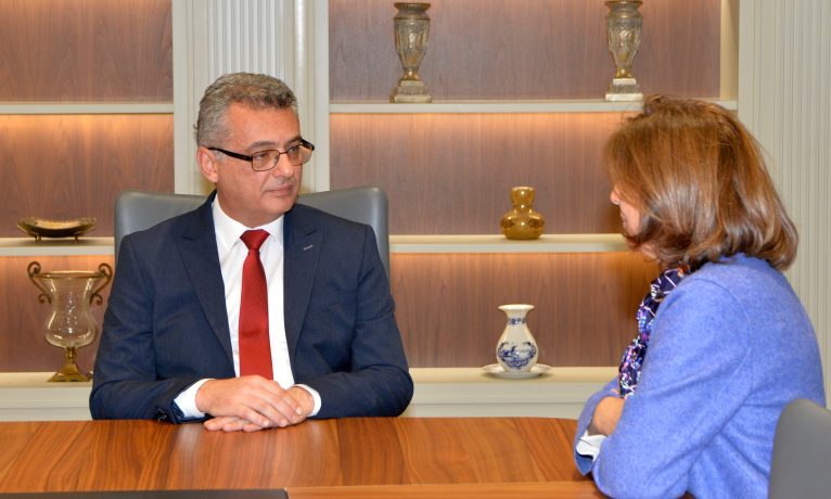 Erhürman, Holguin ile görüştü I Görüşme bir saat sürdü