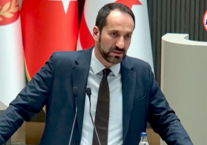 Candan Meclis kürsüsünden hükümeti yerden yere vurdu: “Şovla yönetiyor, borçla yaşıyorsunuz!”