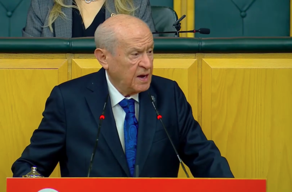 Bahçeli’den ABD’nin Venezuela saldırısına sert tepki: “Haydutluk, korsanlık; Trump’ın akli ve ahlaki melekeleri buharlaştı“
