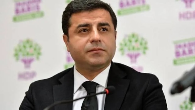Selahattin Demirtaş’a ‘cumhurbaşkanına hakaret’ gerekçesi ile hapis cezası!